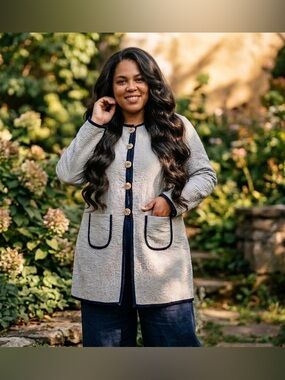 Quilted Black & Beige reversible long Light weight Coat LARGE Wood buttons